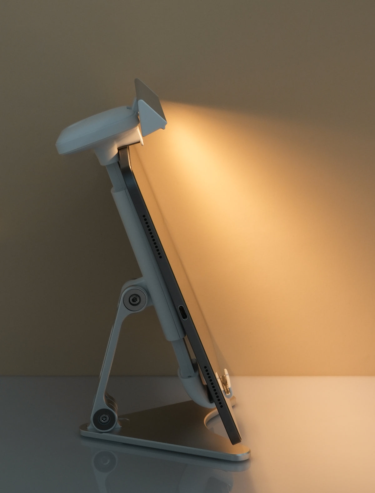 Anchor | The High-Fidelity Spectrum-True™ Stand